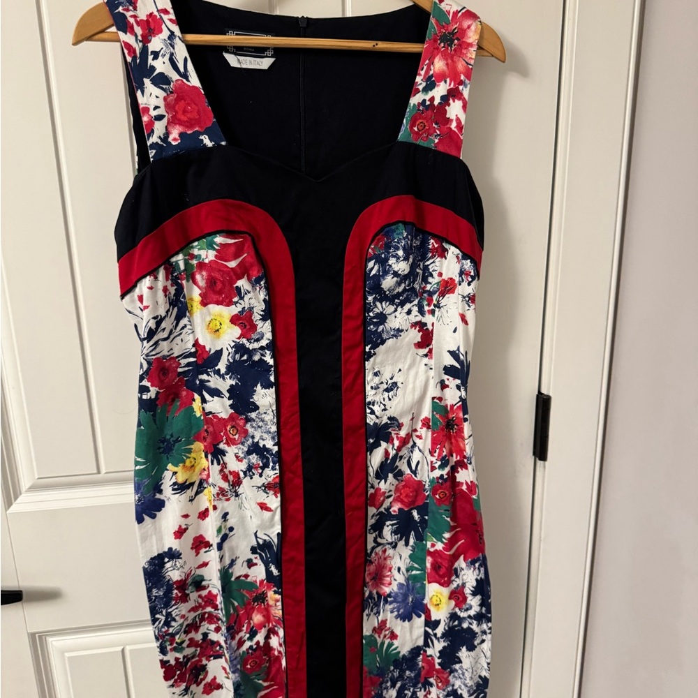 Elegant Floral Print Mini Dress - Red and Black